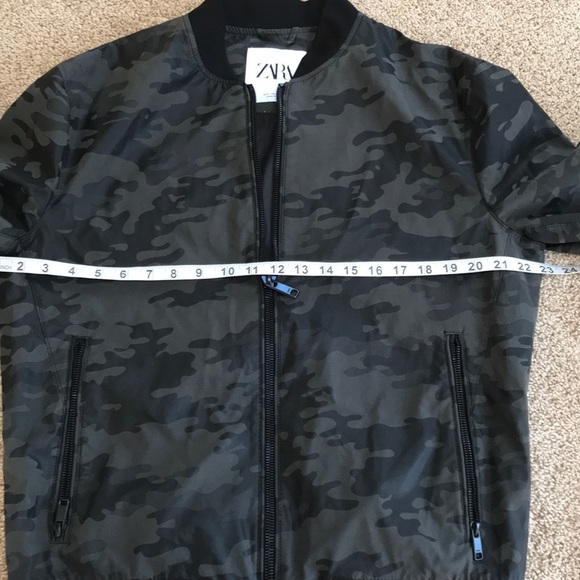 Zara large camouflage zippered jacket . - Picture 7 of 9